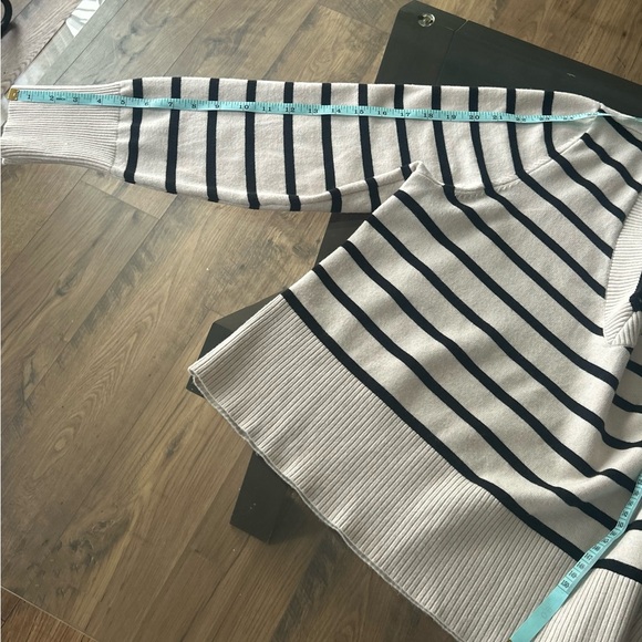 Marled XL V-Neck Sweater with Cream and Black Stripes - Picture 8 of 13